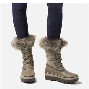 Sorel Green Joan of arctic Winter Boots